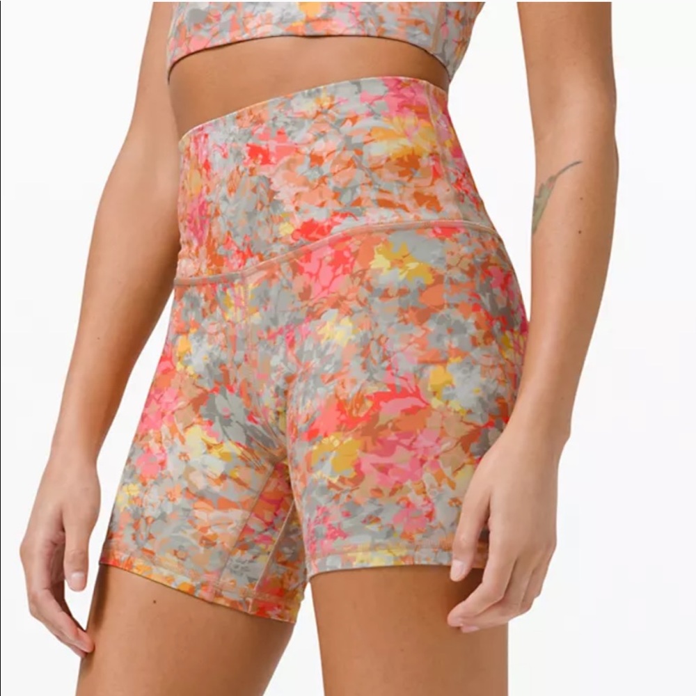 Lululemon Align High Rise 6” Short Inflorescence Multi
